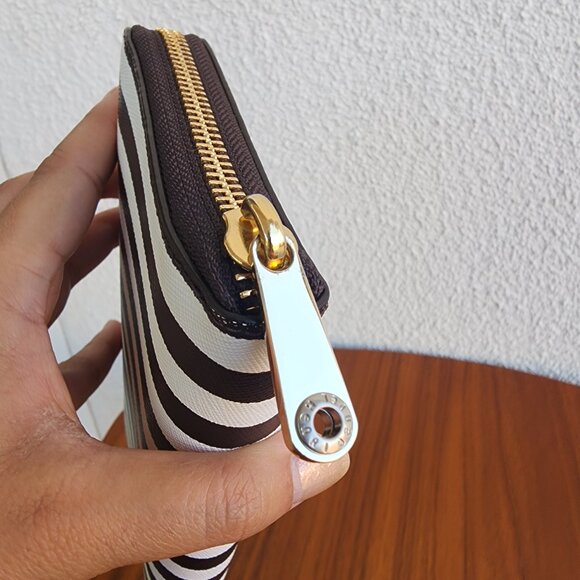 🔴SOLD🔴NWOT Henri Bendel Centennial Stripe Zip Around Wallet with Dustbag - Picture 5 of 11